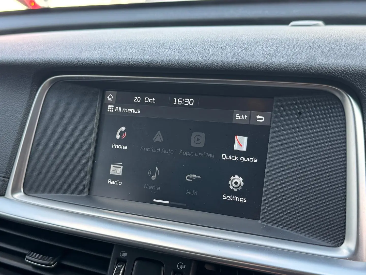 2020 Kia Optima Gallery Image 17