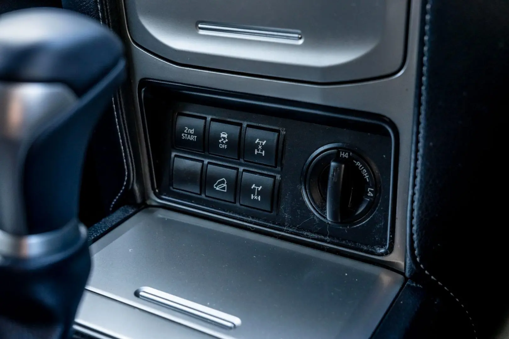 2022 Toyota Landcruiser Prado Gallery Image 22