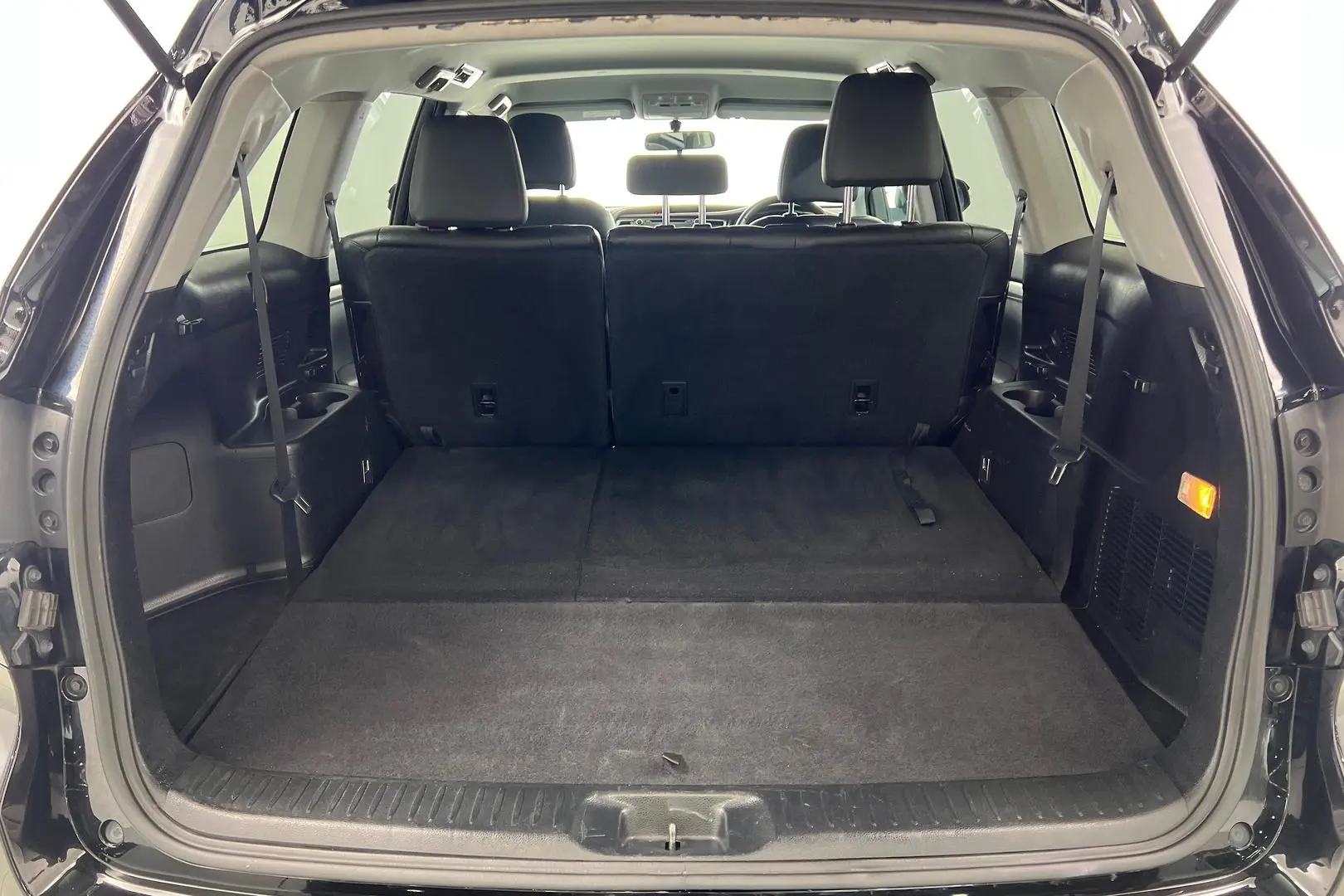 2014 Toyota Kluger Gallery Image 24