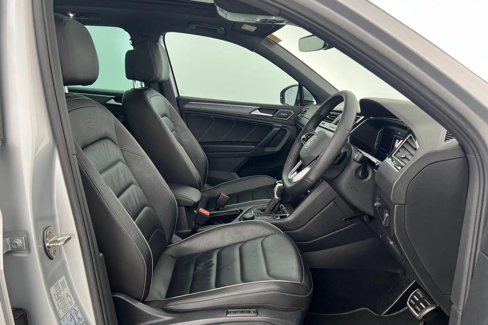 2021 Volkswagen Tiguan Gallery Image 11