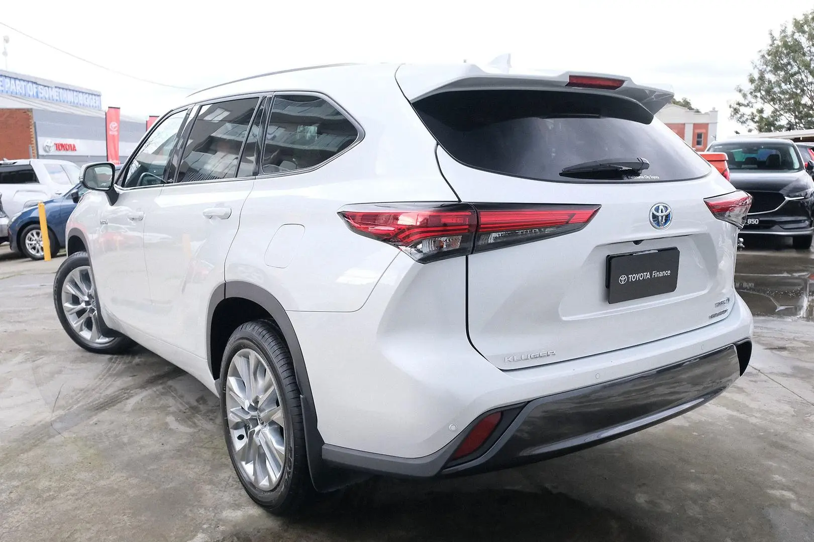 2021 Toyota Kluger Gallery Image 2