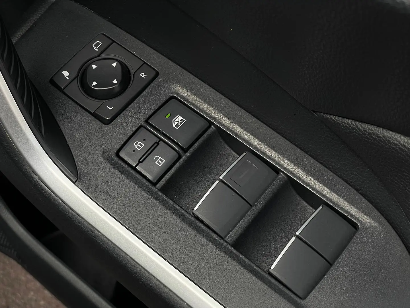 2021 Toyota RAV4 Gallery Image 14