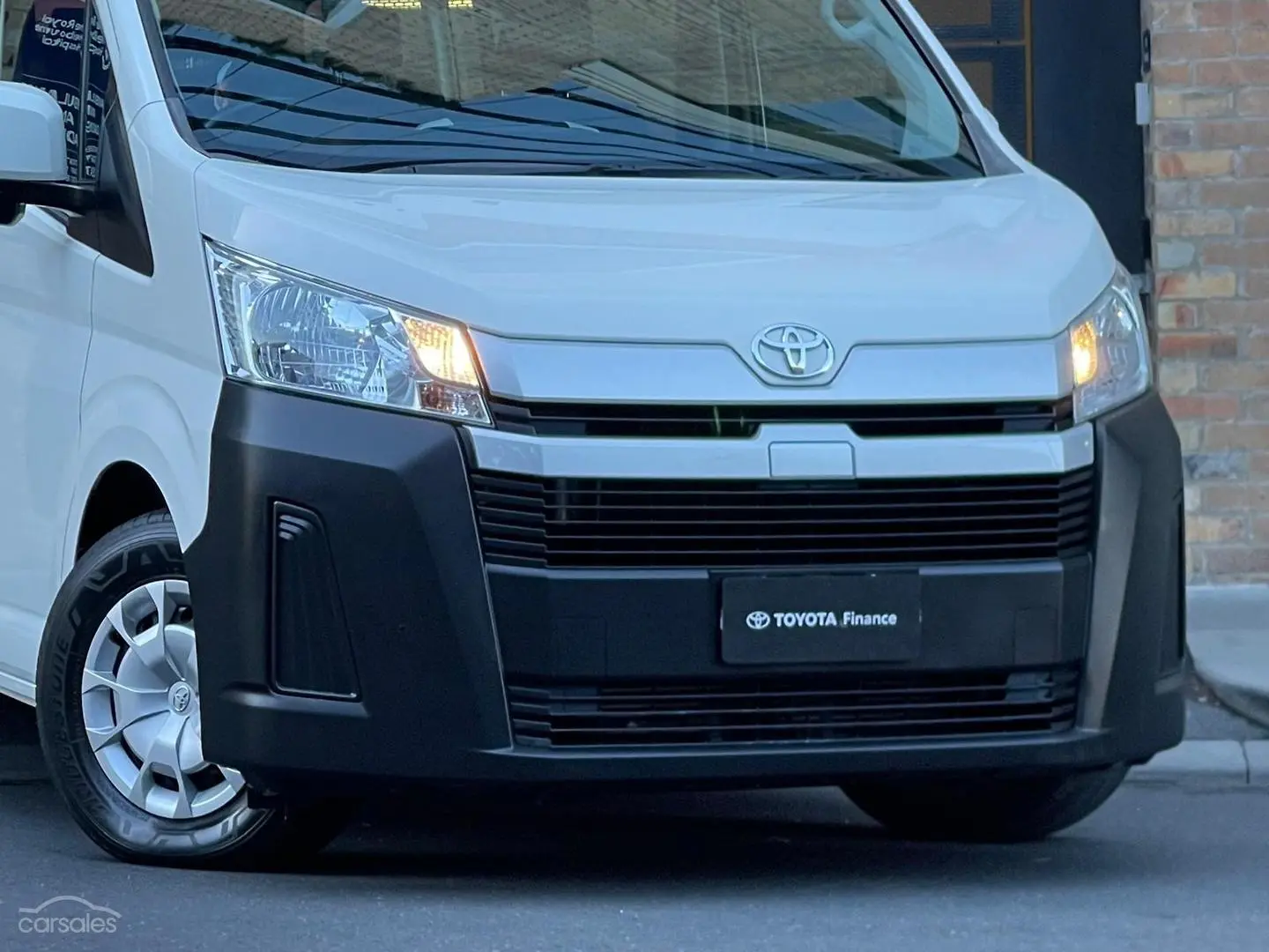 2019 Toyota Hiace Image 2