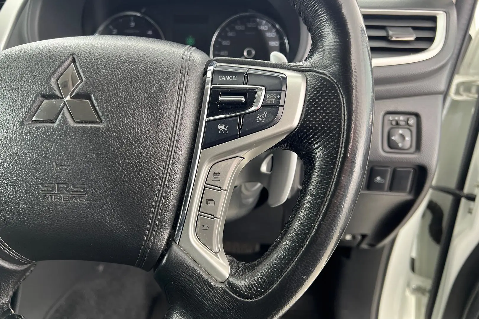 2018 Mitsubishi Pajero Sport Gallery Image 19