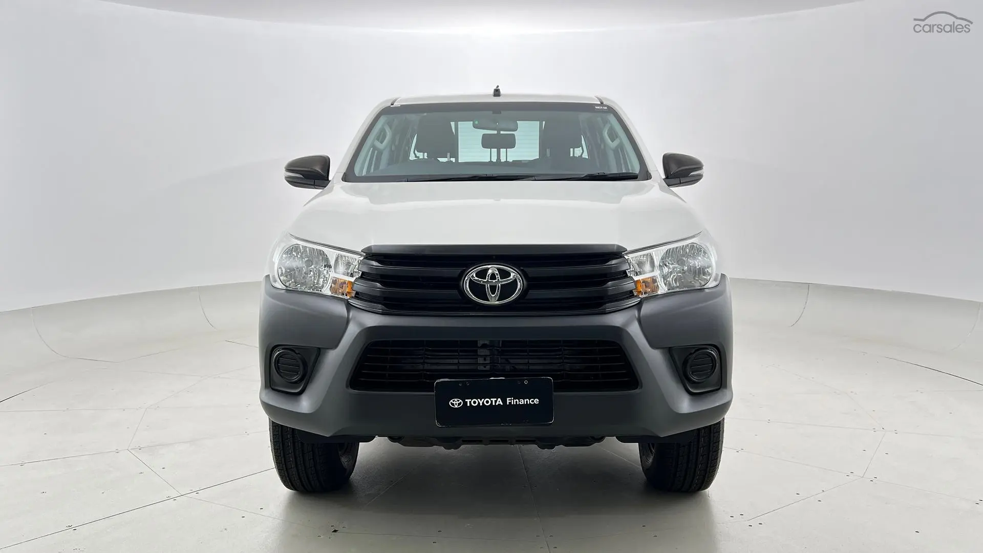 2018 Toyota Hilux Image 3