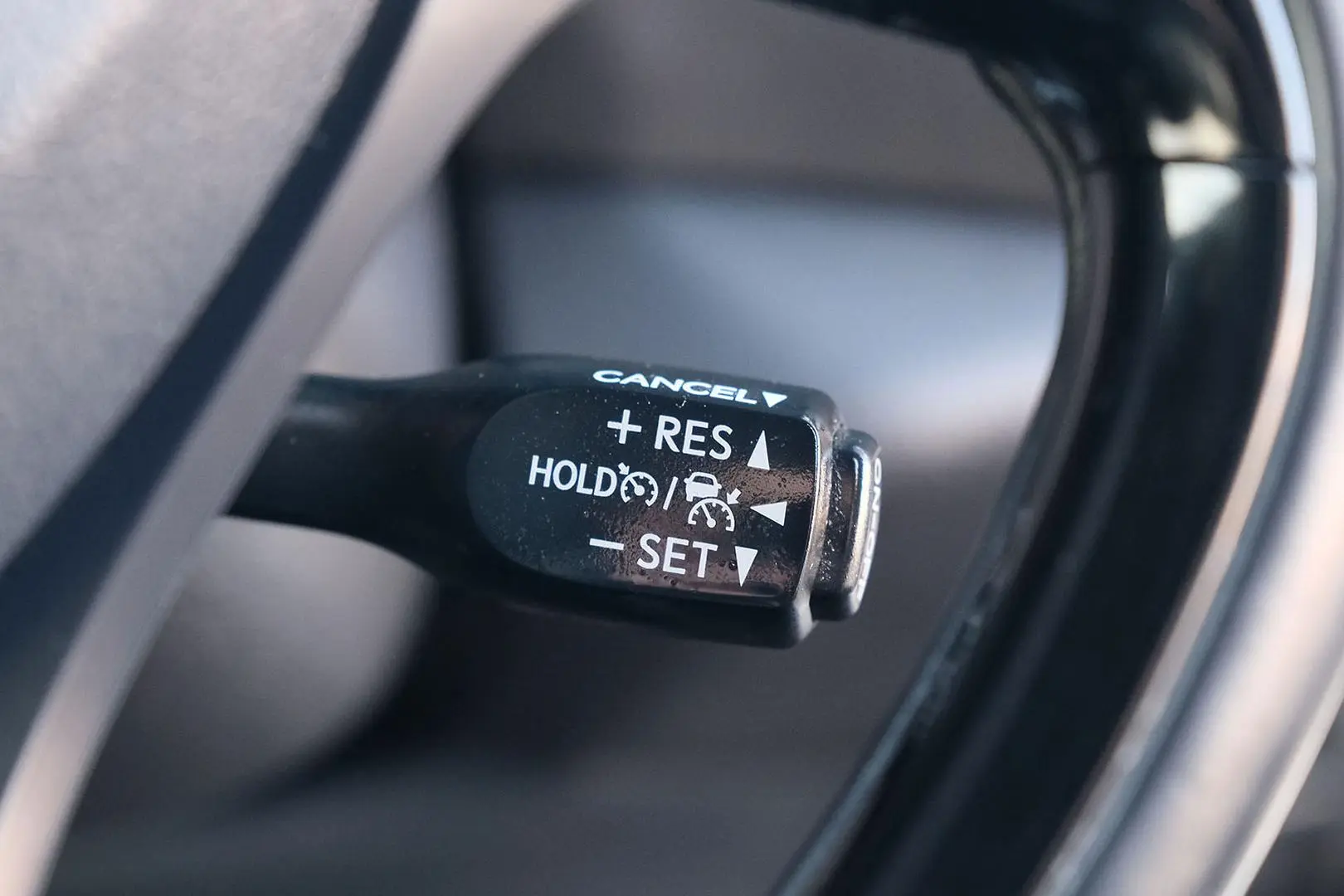 2018 Toyota C-HR Gallery Image 16