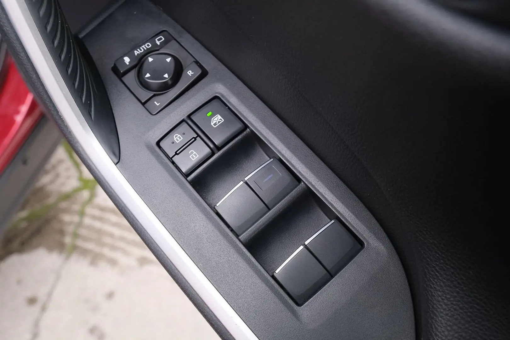 2021 Toyota RAV4 Gallery Image 13