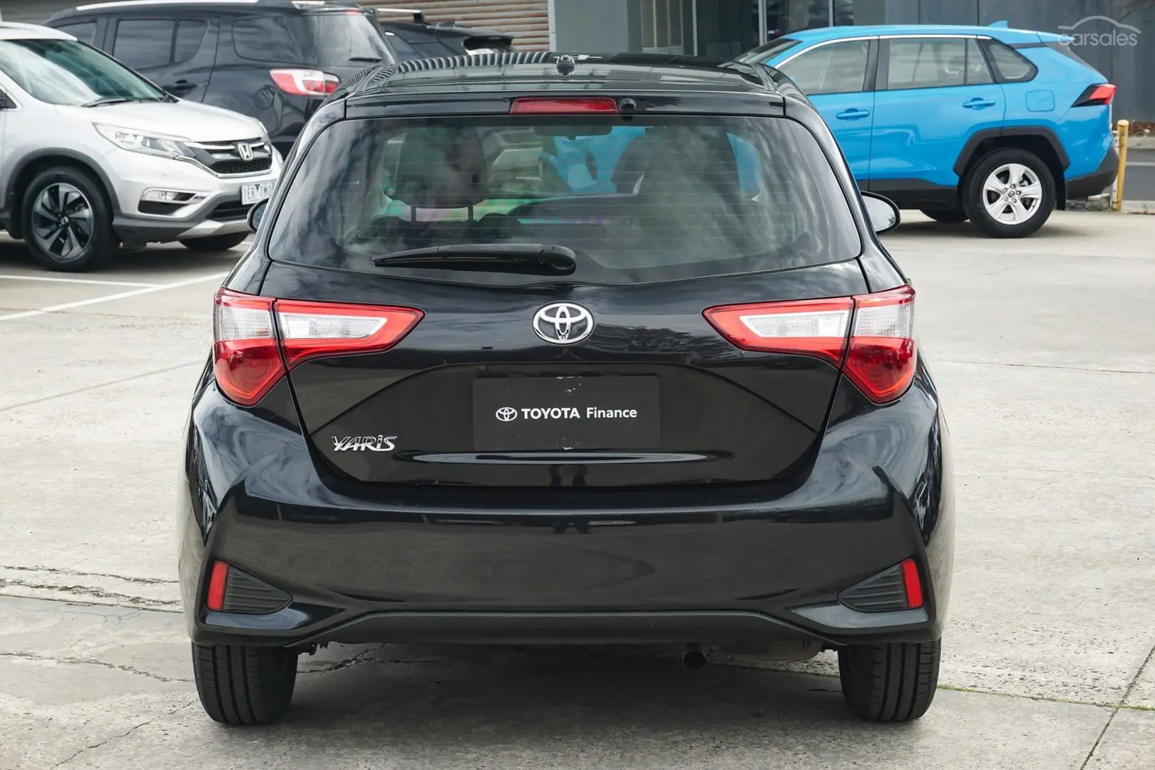 2017 Toyota Yaris Image 5