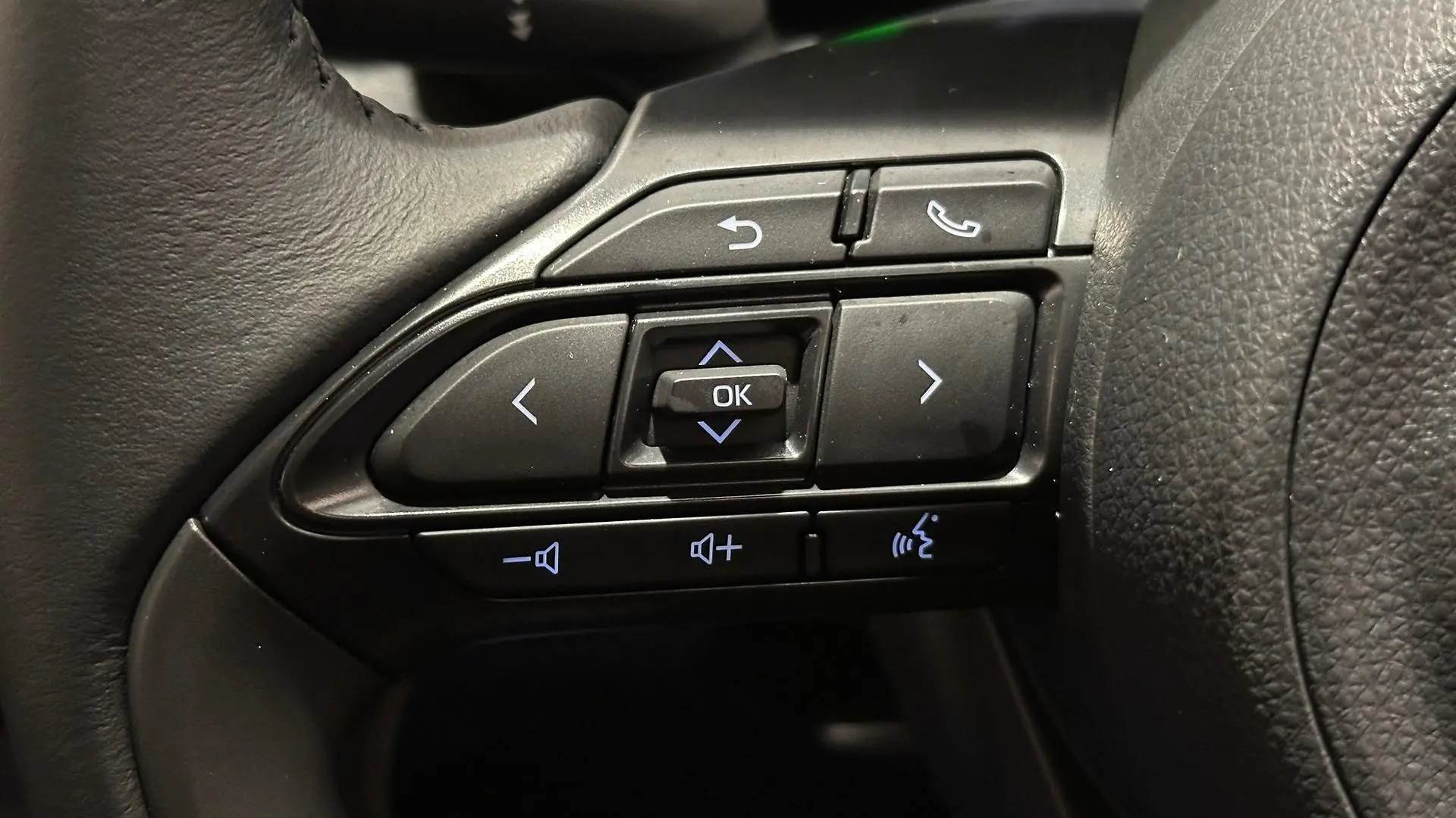 2024 Toyota Yaris Cross Gallery Image 14