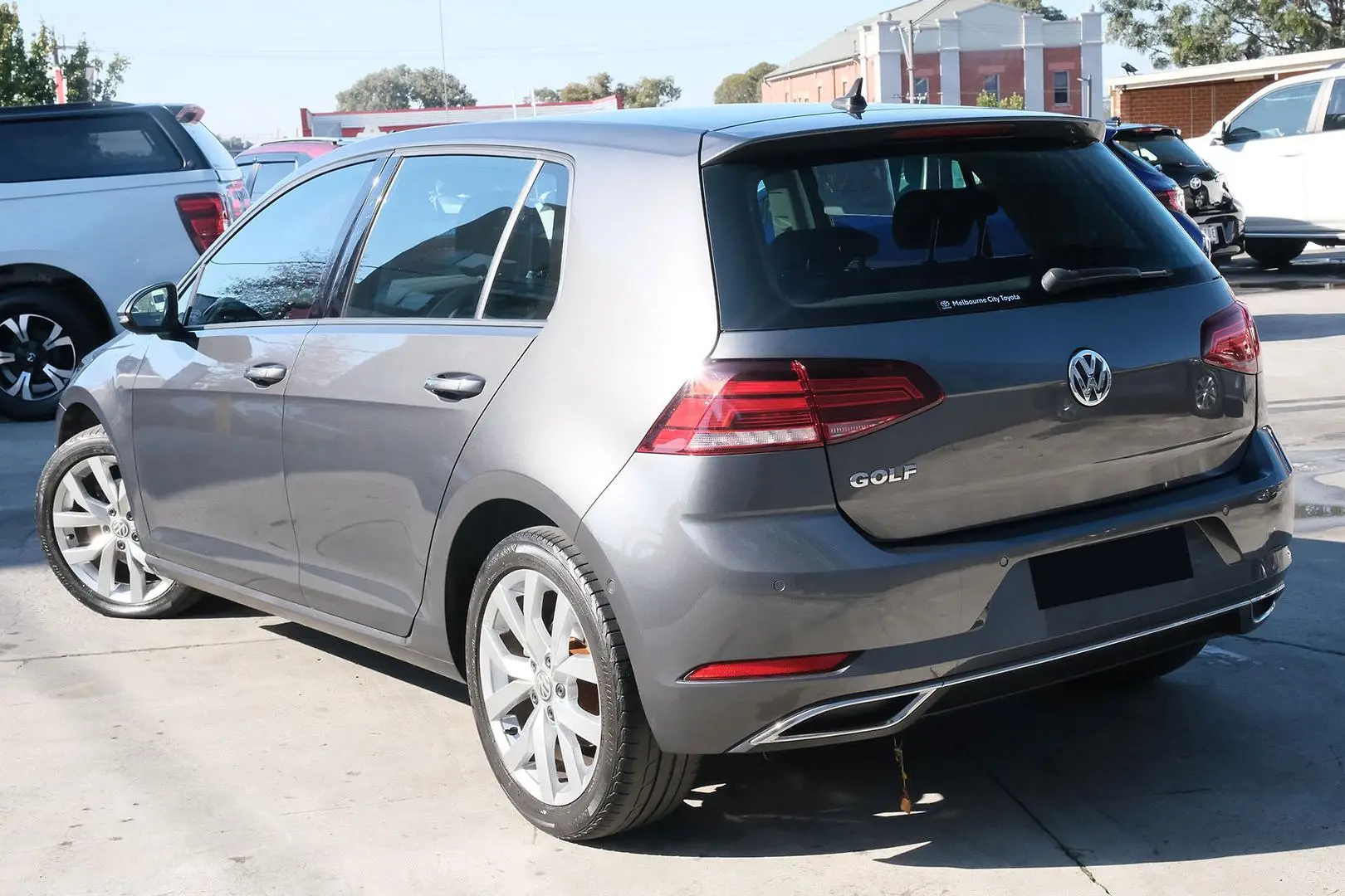 2019 Volkswagen Golf Gallery Image 2