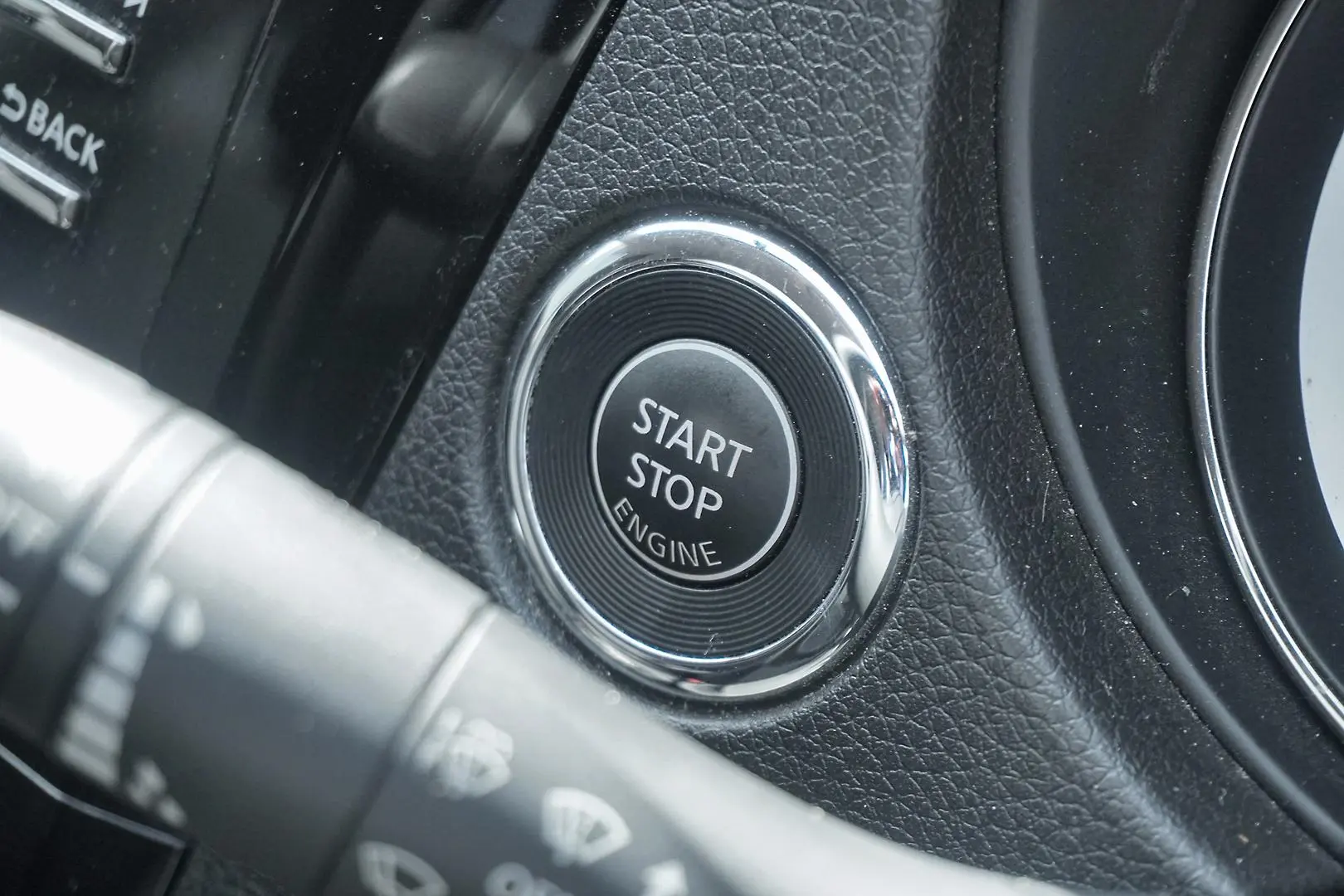 2017 Nissan X-TRAIL Gallery Image 14