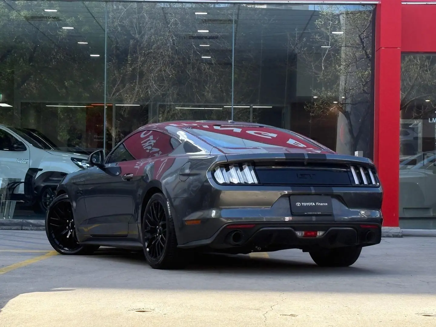 2017 Ford Mustang Gallery Image 10