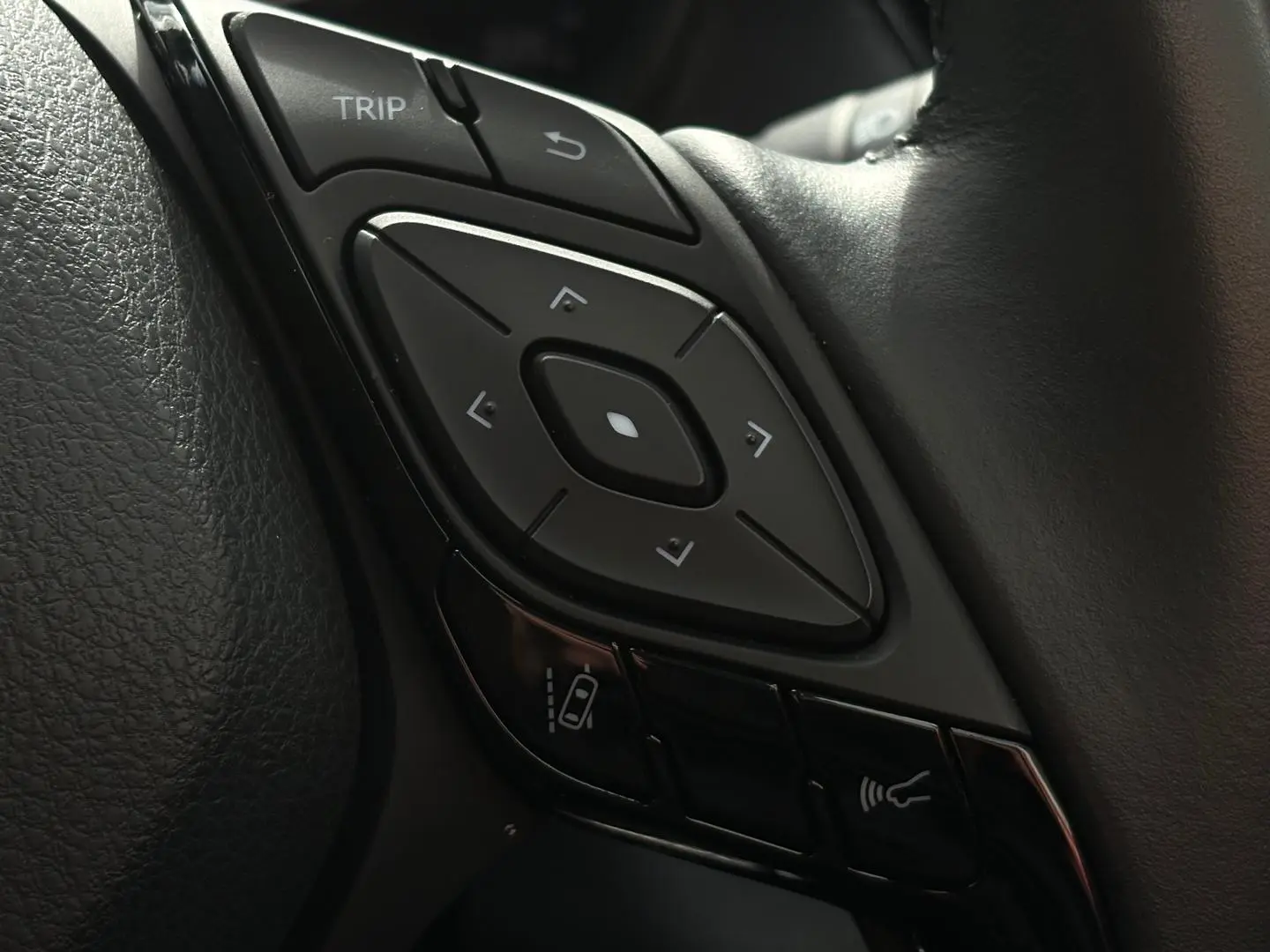 2022 Toyota C-HR Gallery Image 19