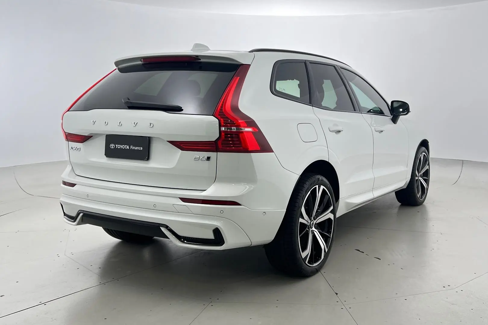 2021 Volvo XC60 Gallery Image 5