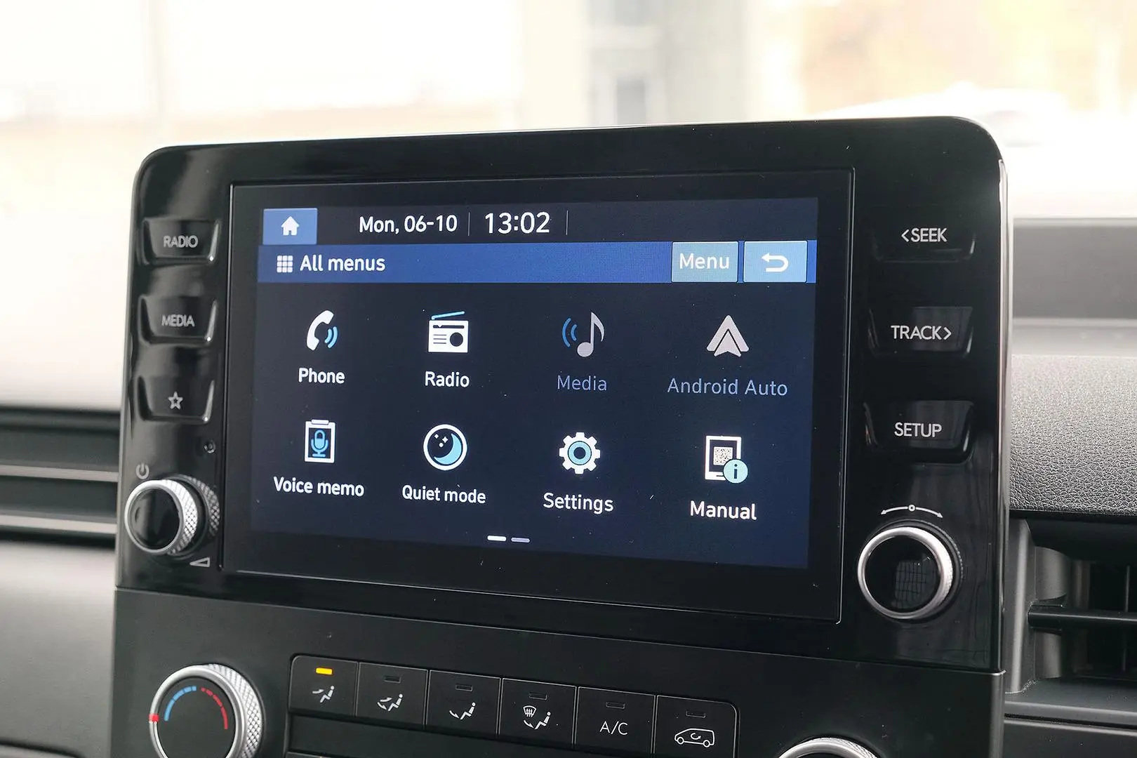 2022 Hyundai STARIA Gallery Image 9