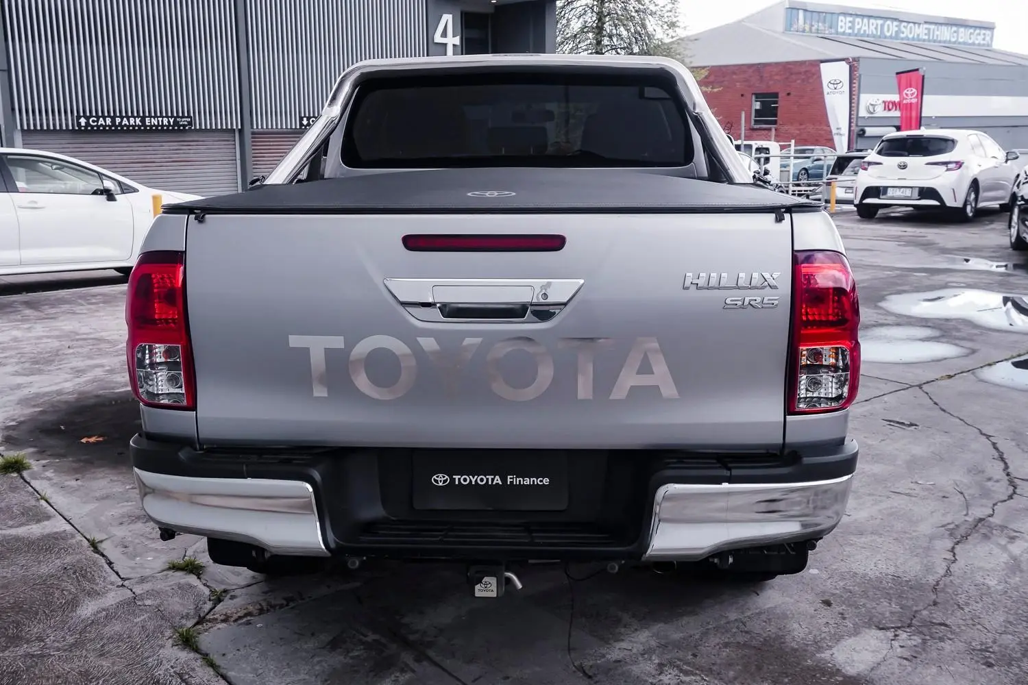 2018 Toyota Hilux Gallery Image 4