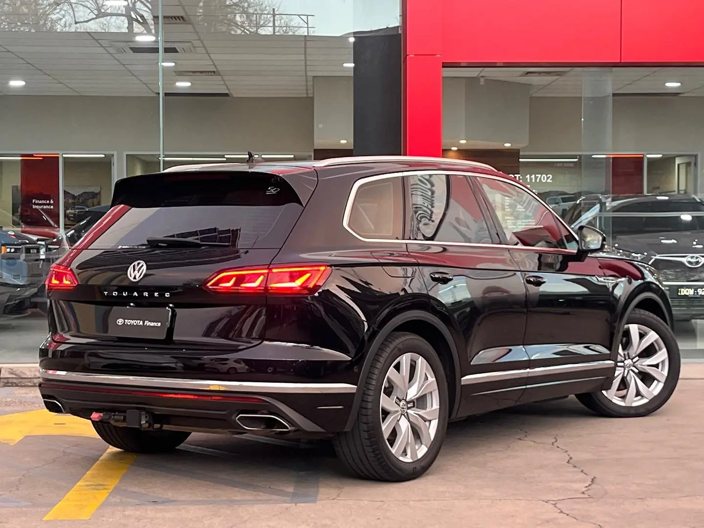 2020 Volkswagen Touareg Gallery Image 6