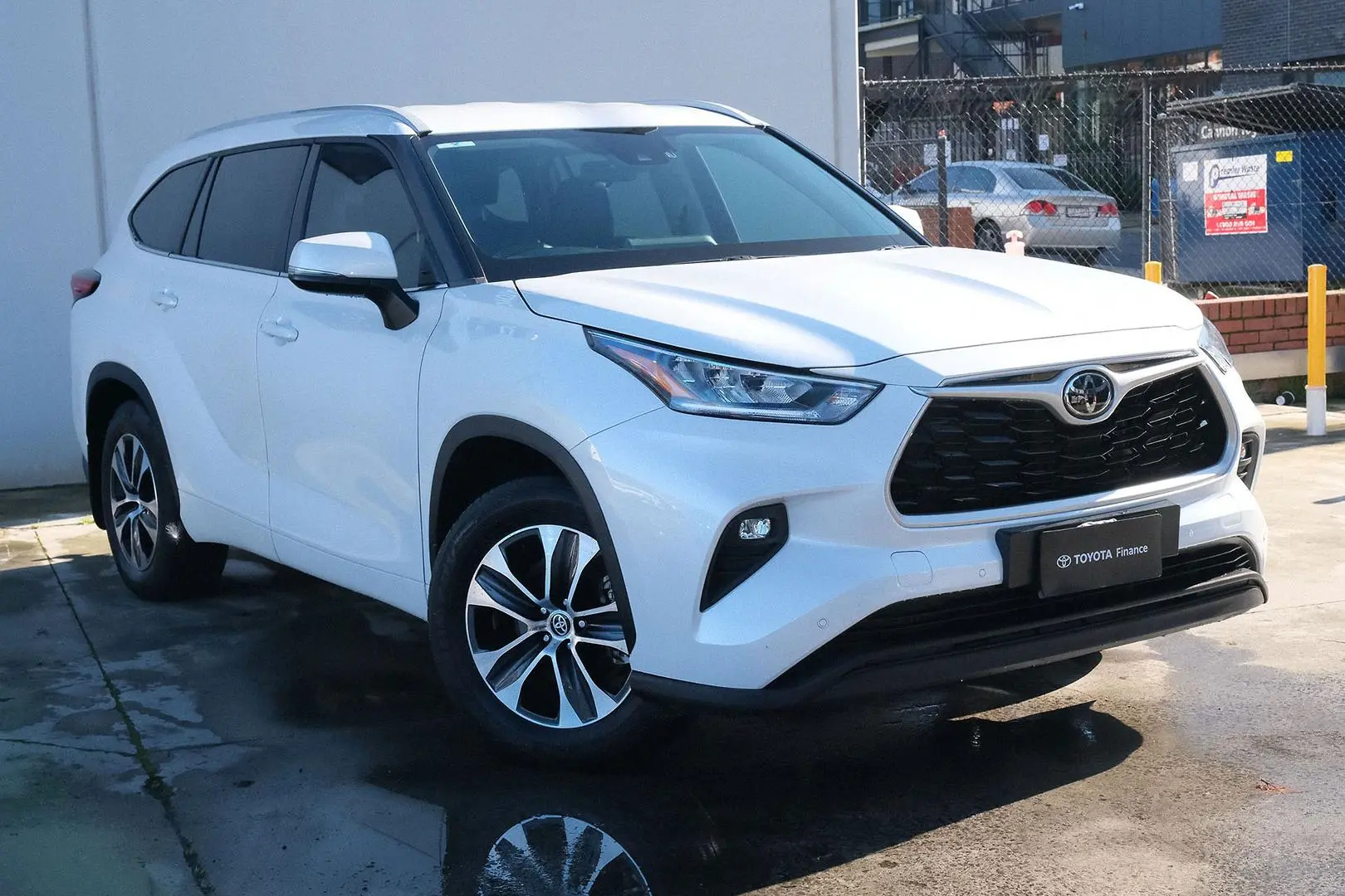 2022 Toyota Kluger Gallery Image 1