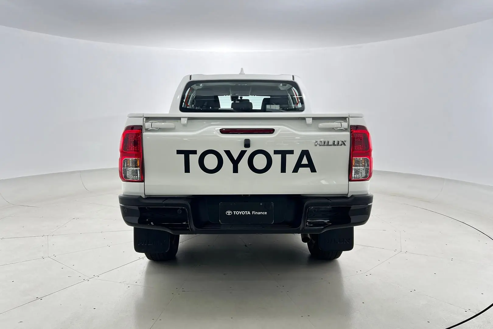 2024 Toyota Hilux Gallery Image 7