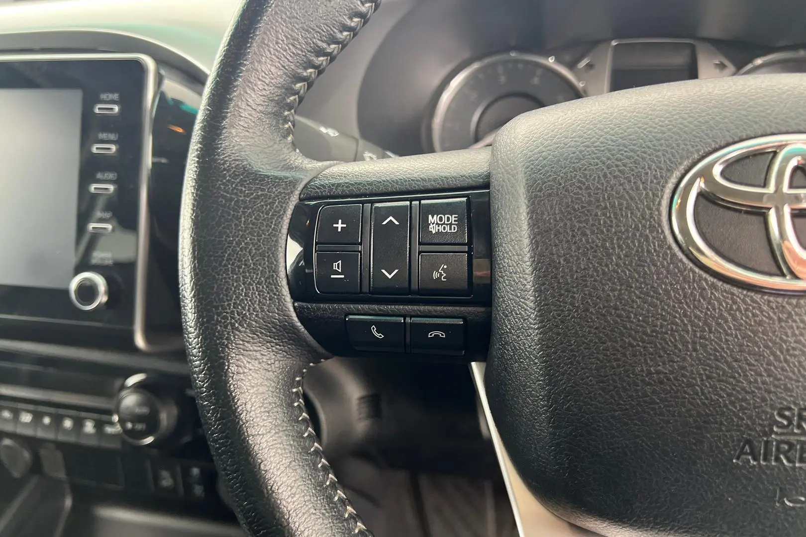 2022 Toyota Hilux Gallery Image 16