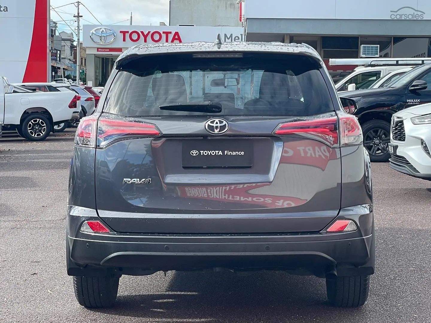 2017 Toyota RAV4 Image 6