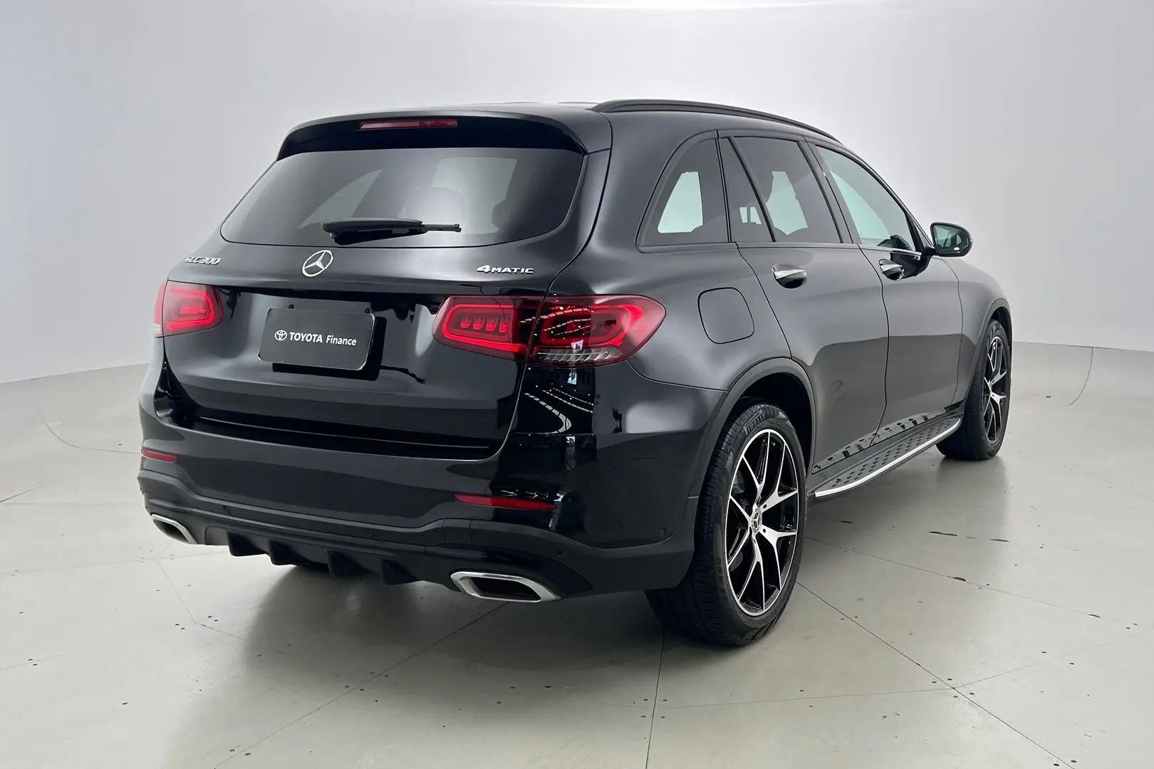 2022 Mercedes-Benz GLC-Class Gallery Image 4