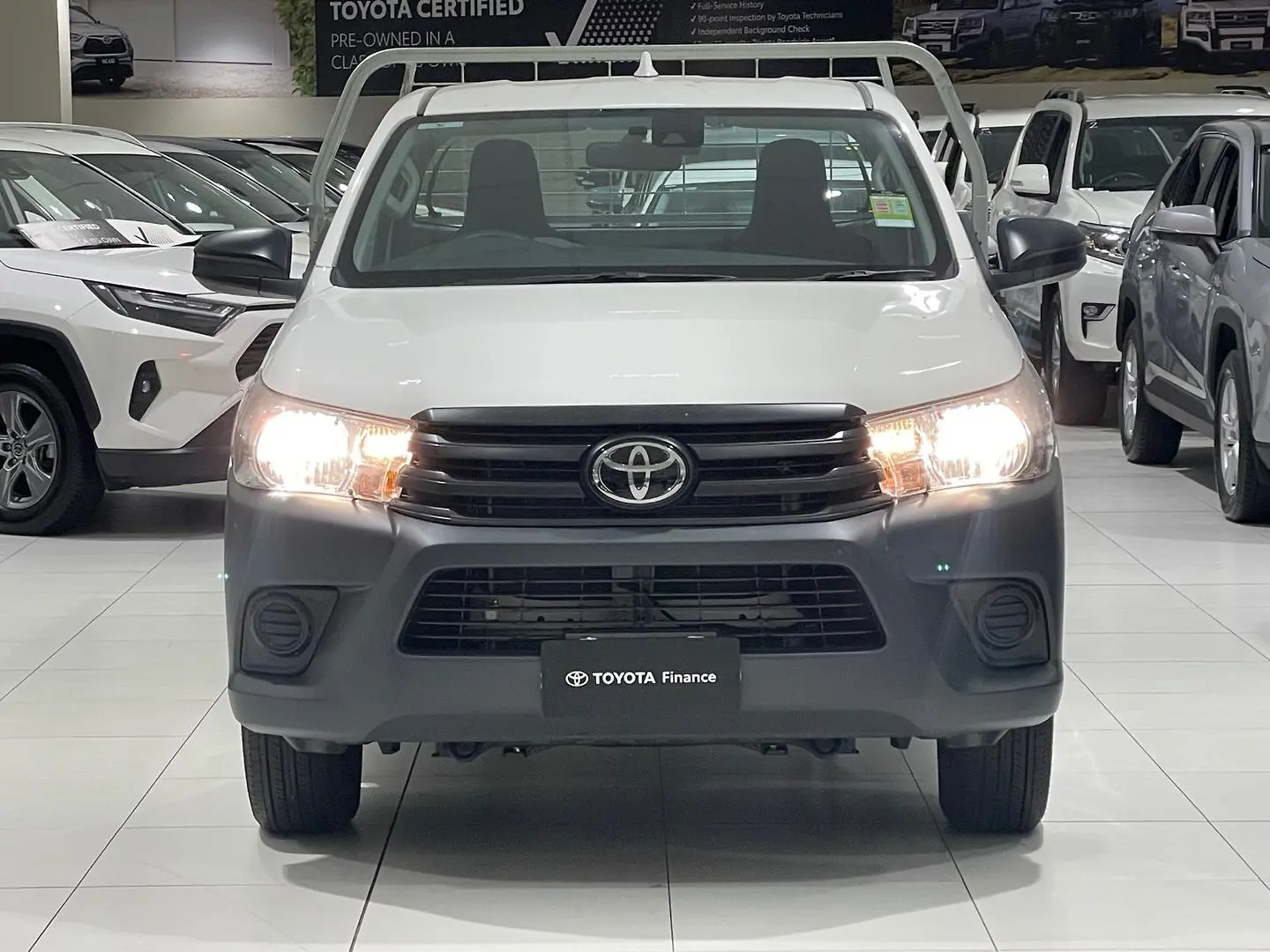 2023 Toyota Hilux Gallery Image 6