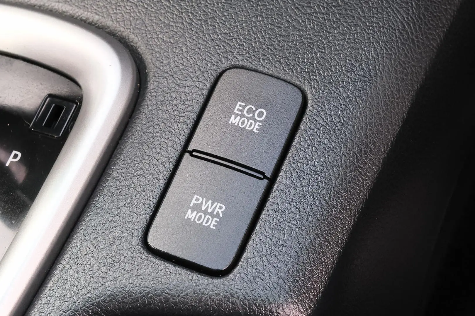 2020 Toyota Hilux Gallery Image 19