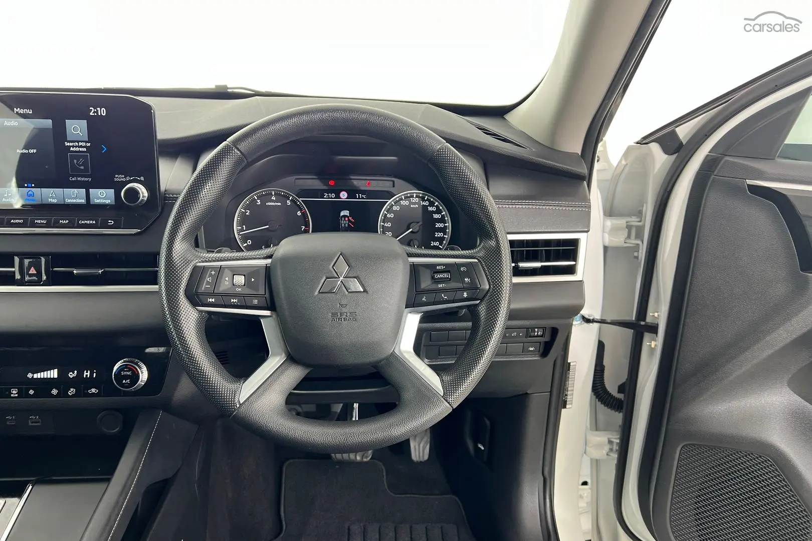 2022 Mitsubishi Outlander Image 13