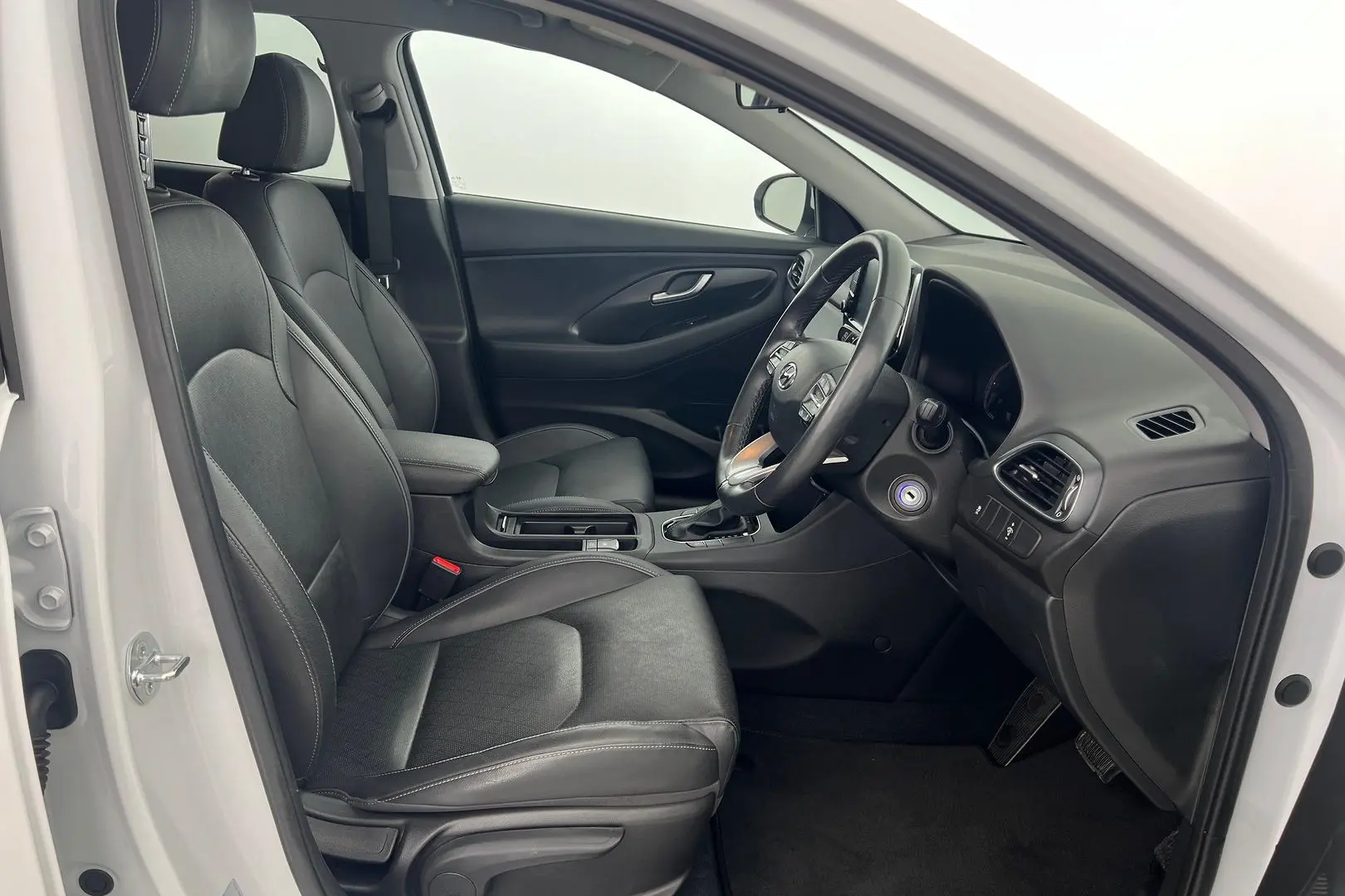 2023 Hyundai i30 Gallery Image 11