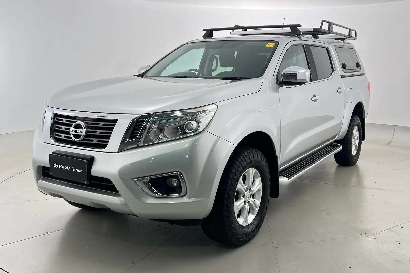 2017 Nissan Navara Gallery Image 9