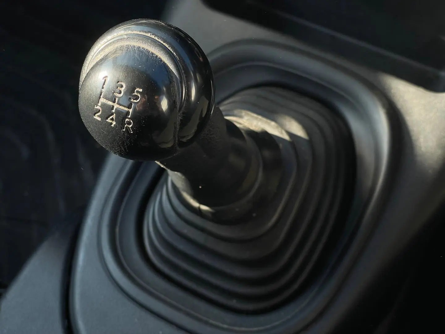 2017 Toyota Hilux Gallery Image 15