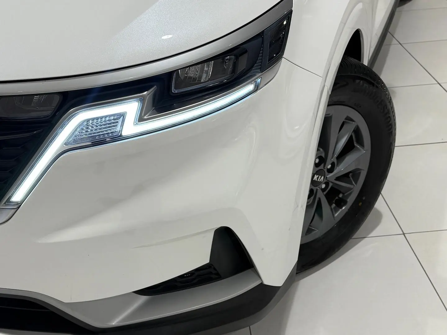 2021 Kia Carnival Gallery Image 11