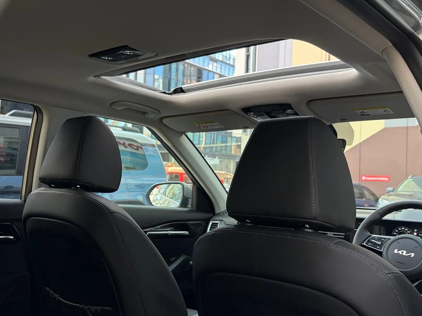 2023 Kia Seltos Gallery Image 2