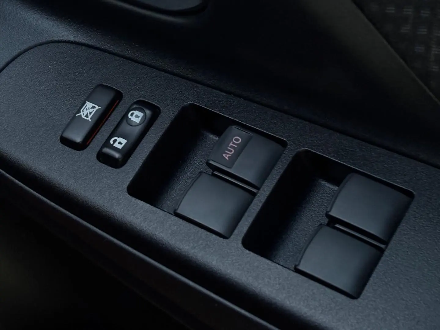 2018 Toyota Yaris Gallery Image 21