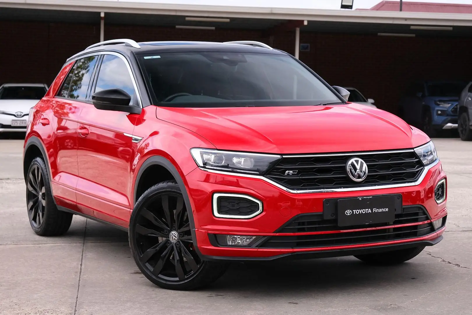 2020 Volkswagen T-Roc Image 1