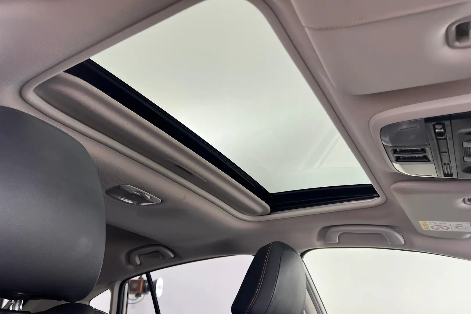 2017 Subaru XV Gallery Image 3