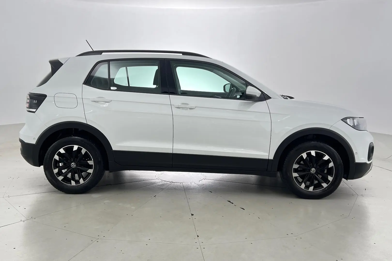 2021 Volkswagen T-Cross Gallery Image 4