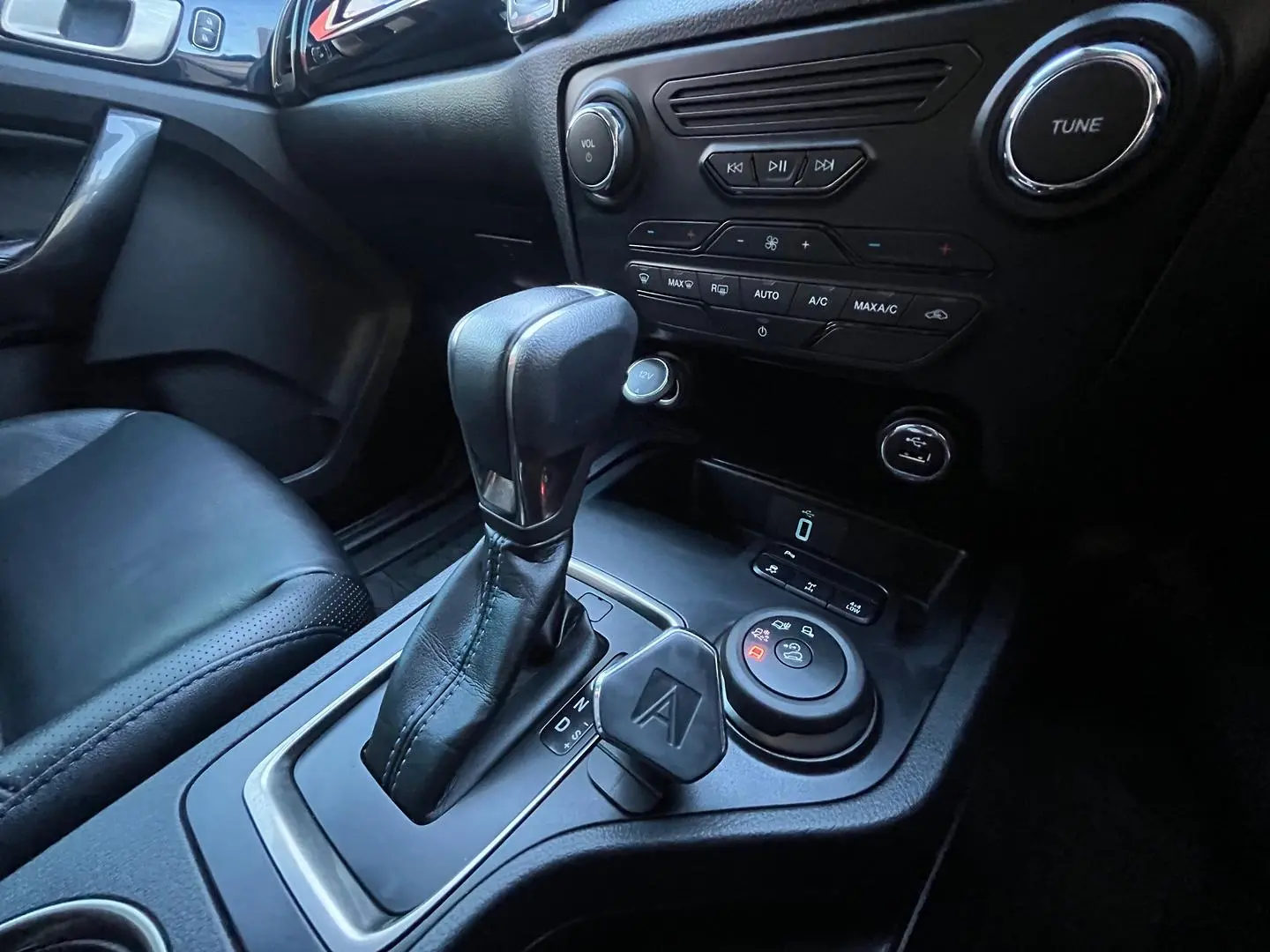 2022 Ford Everest Gallery Image 23