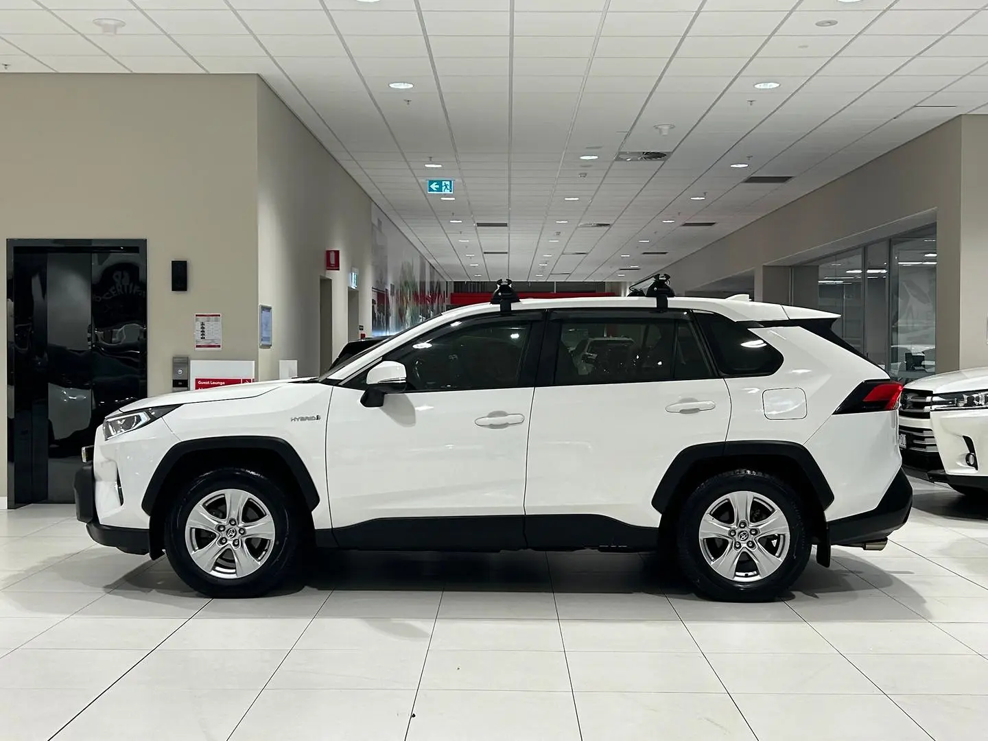 2020 Toyota RAV4 Gallery Image 6