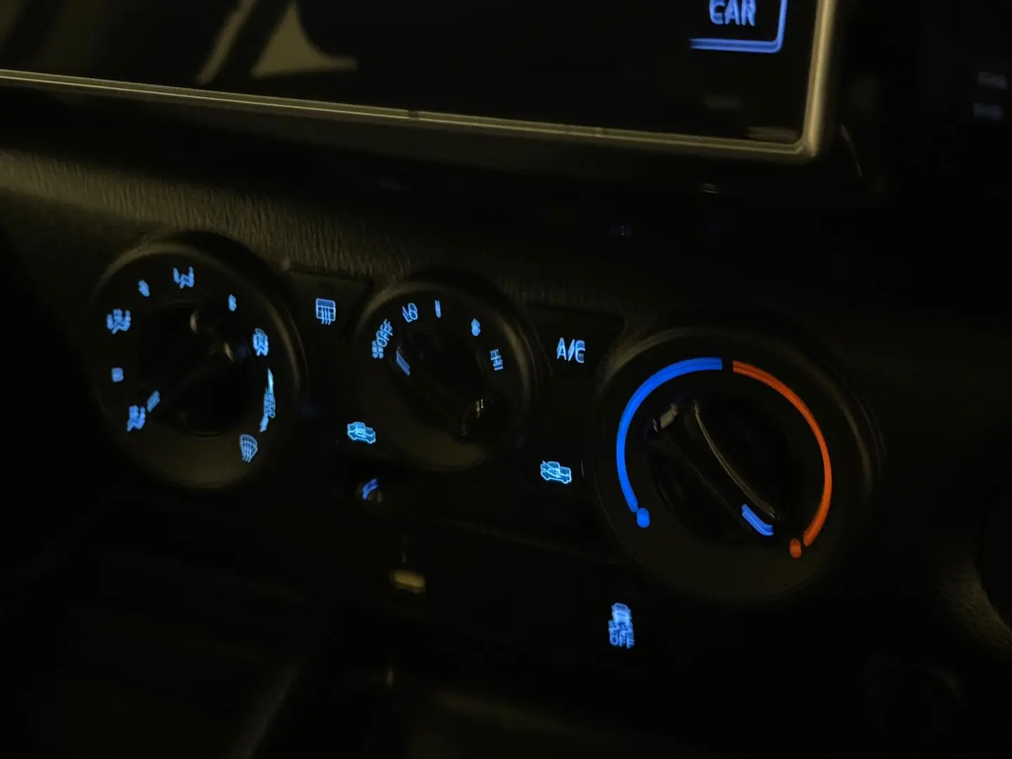 2020 Toyota Hilux Gallery Image 19