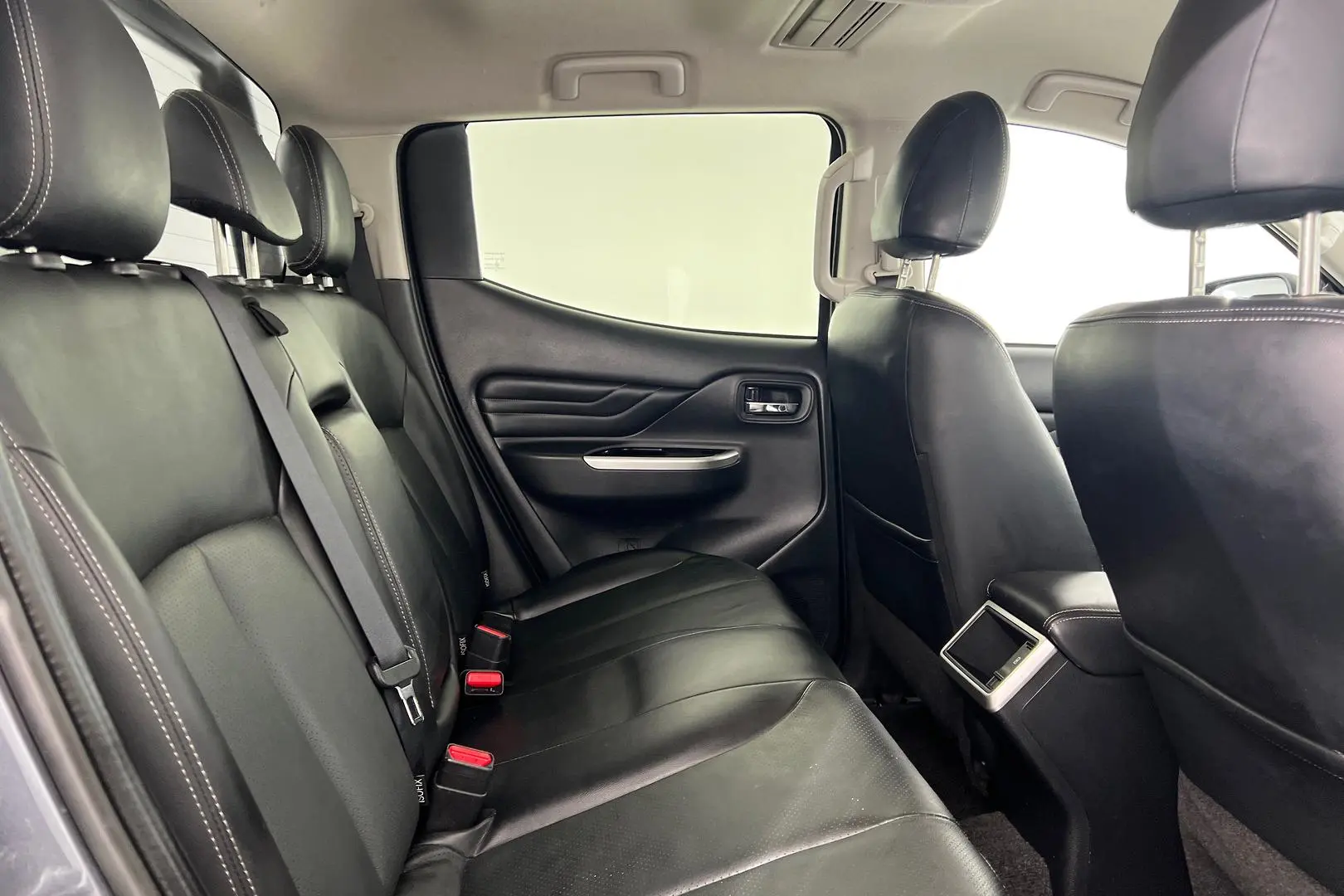 2022 Mitsubishi Triton Gallery Image 11