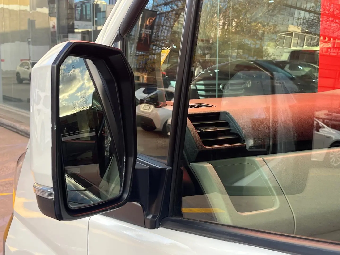 2021 Toyota Hiace Gallery Image 25