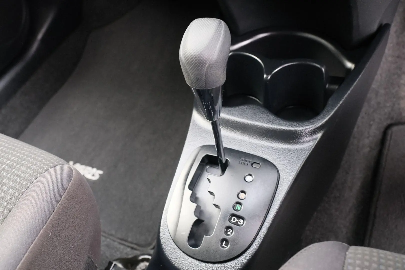 2019 Toyota Yaris Gallery Image 7
