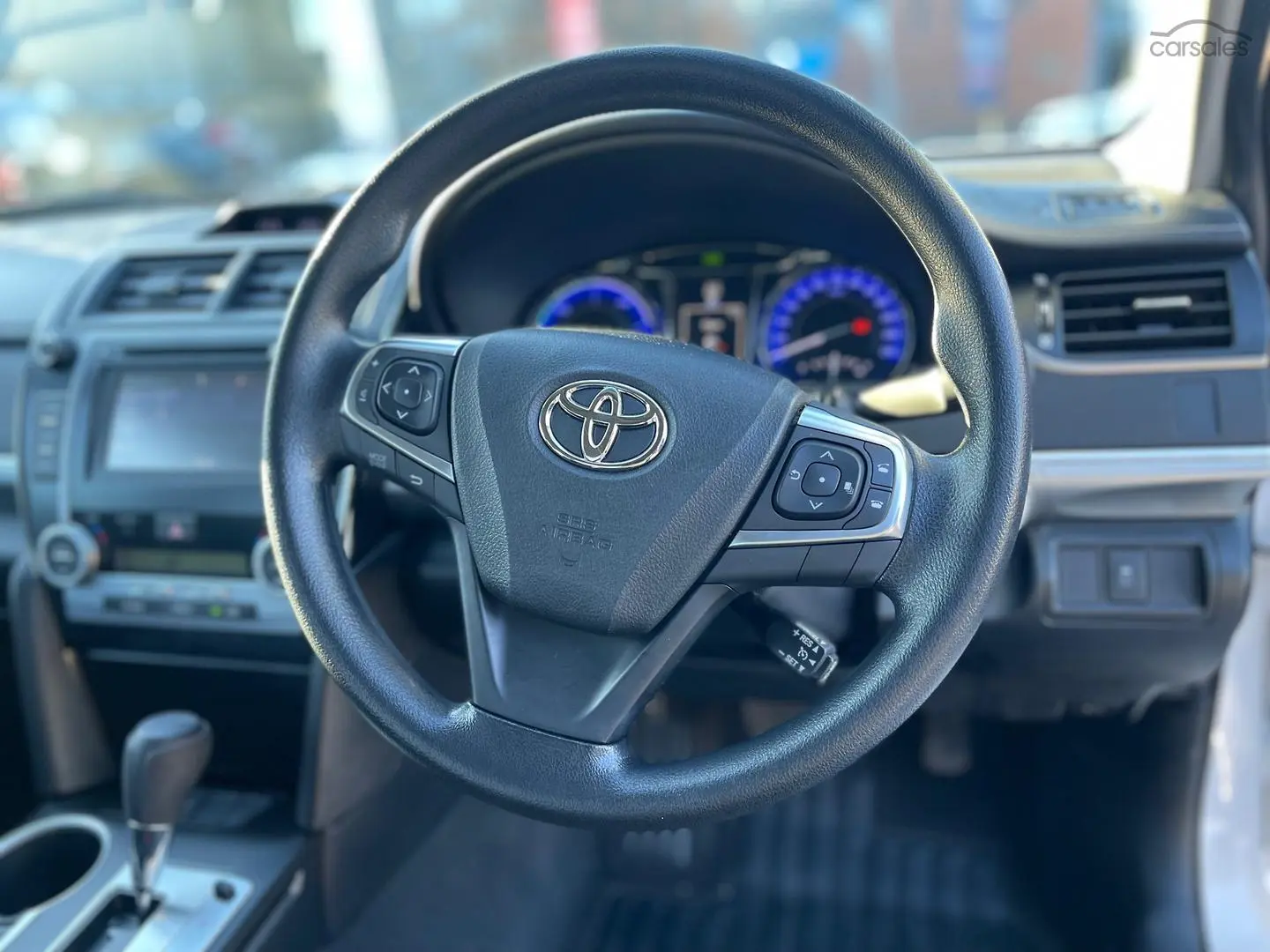 2017 Toyota Camry Image 13