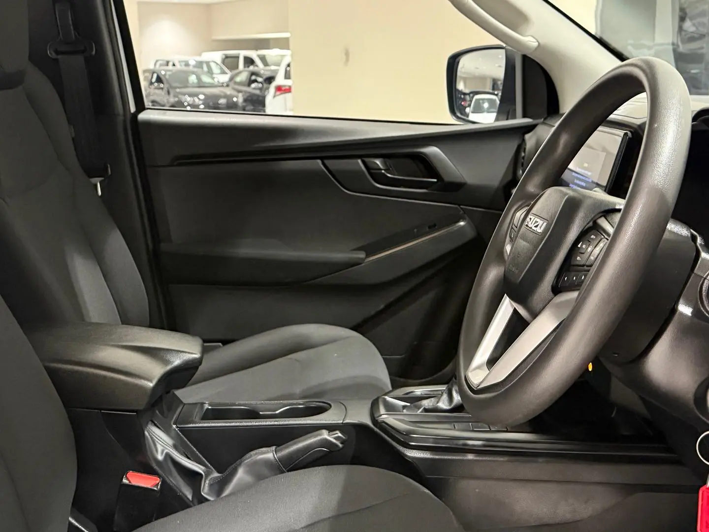 2022 Isuzu D-MAX Gallery Image 13