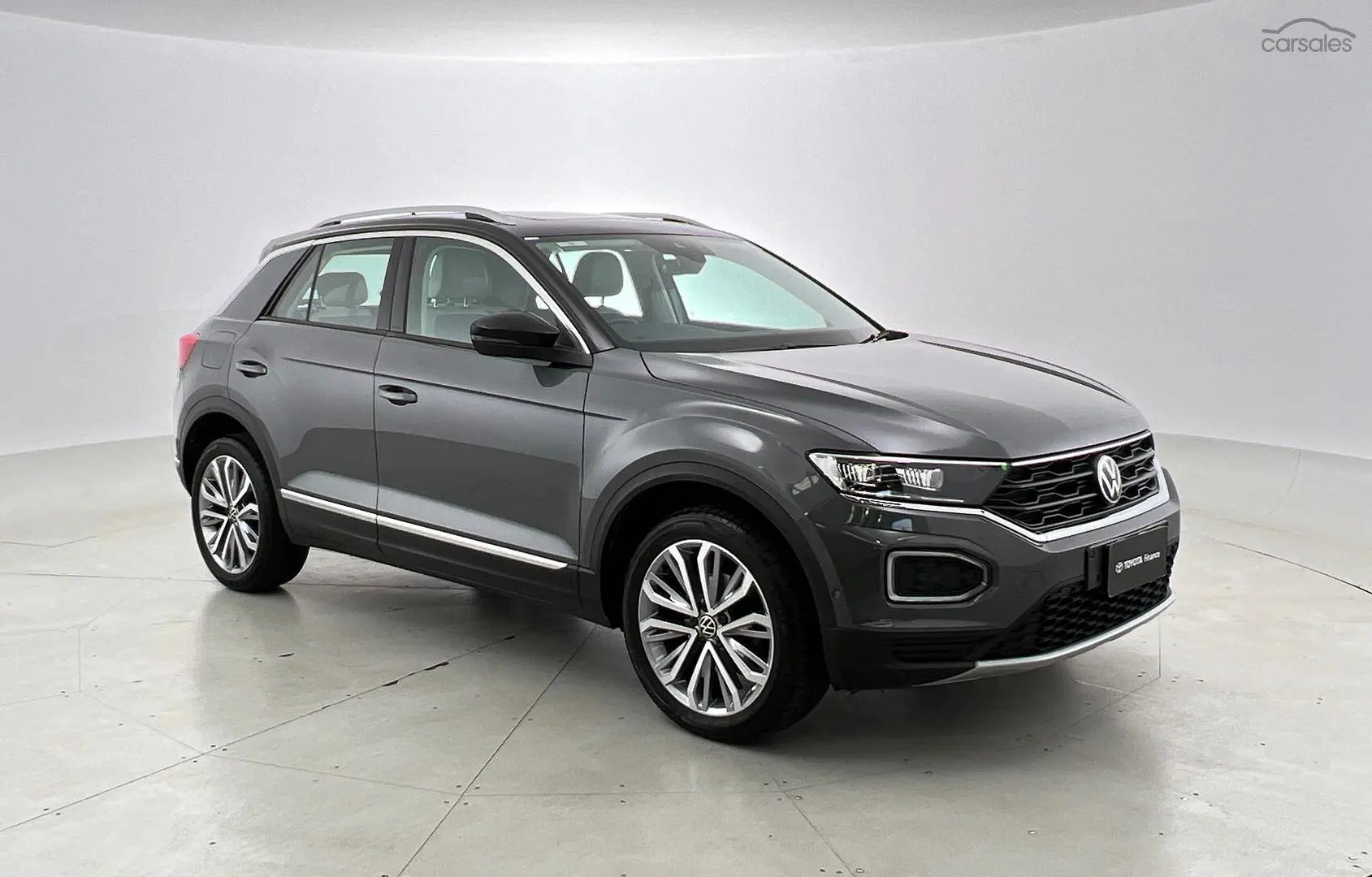 2021 Volkswagen T-Roc Image 1