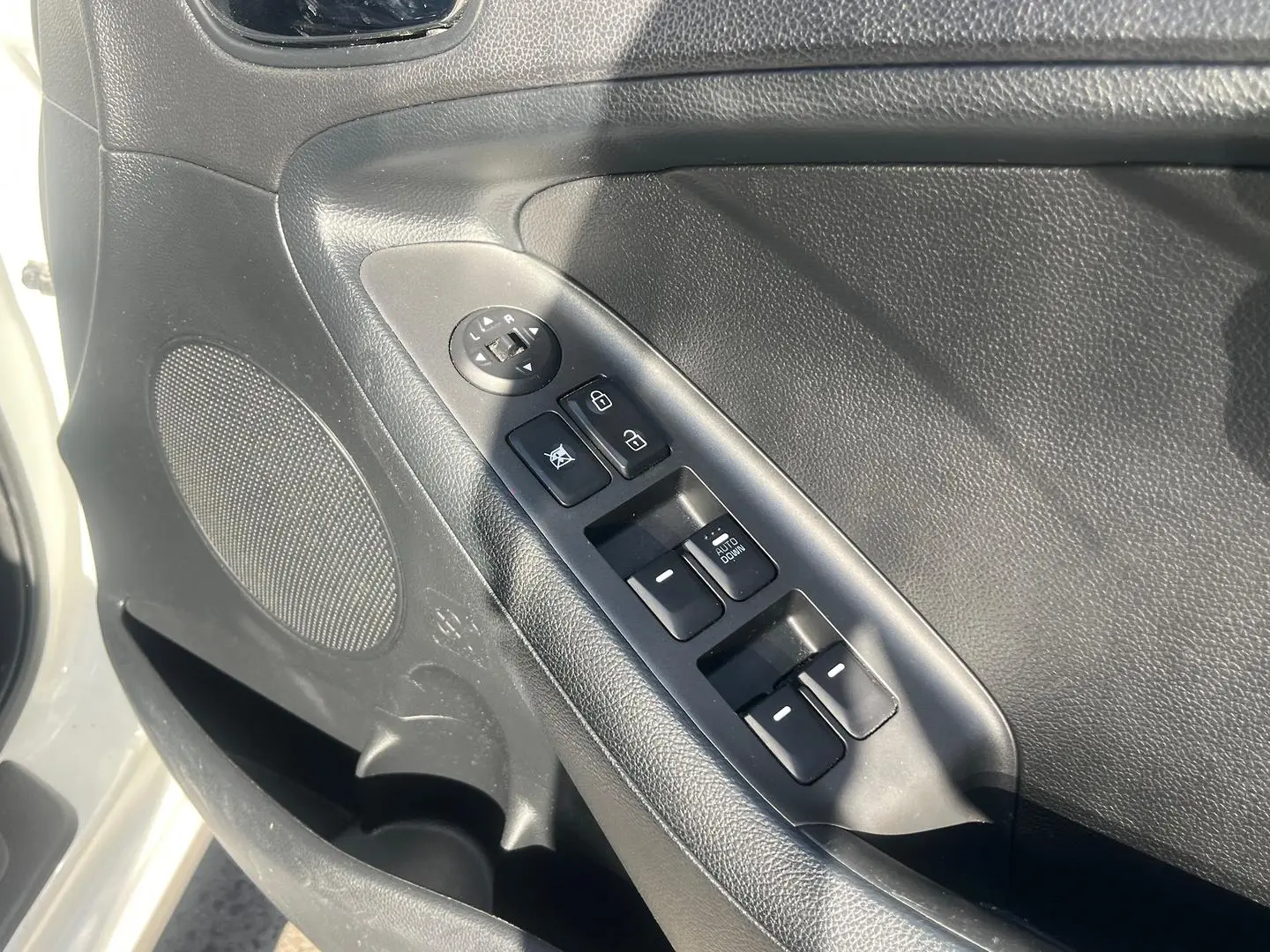 2015 Kia Cerato Gallery Image 12