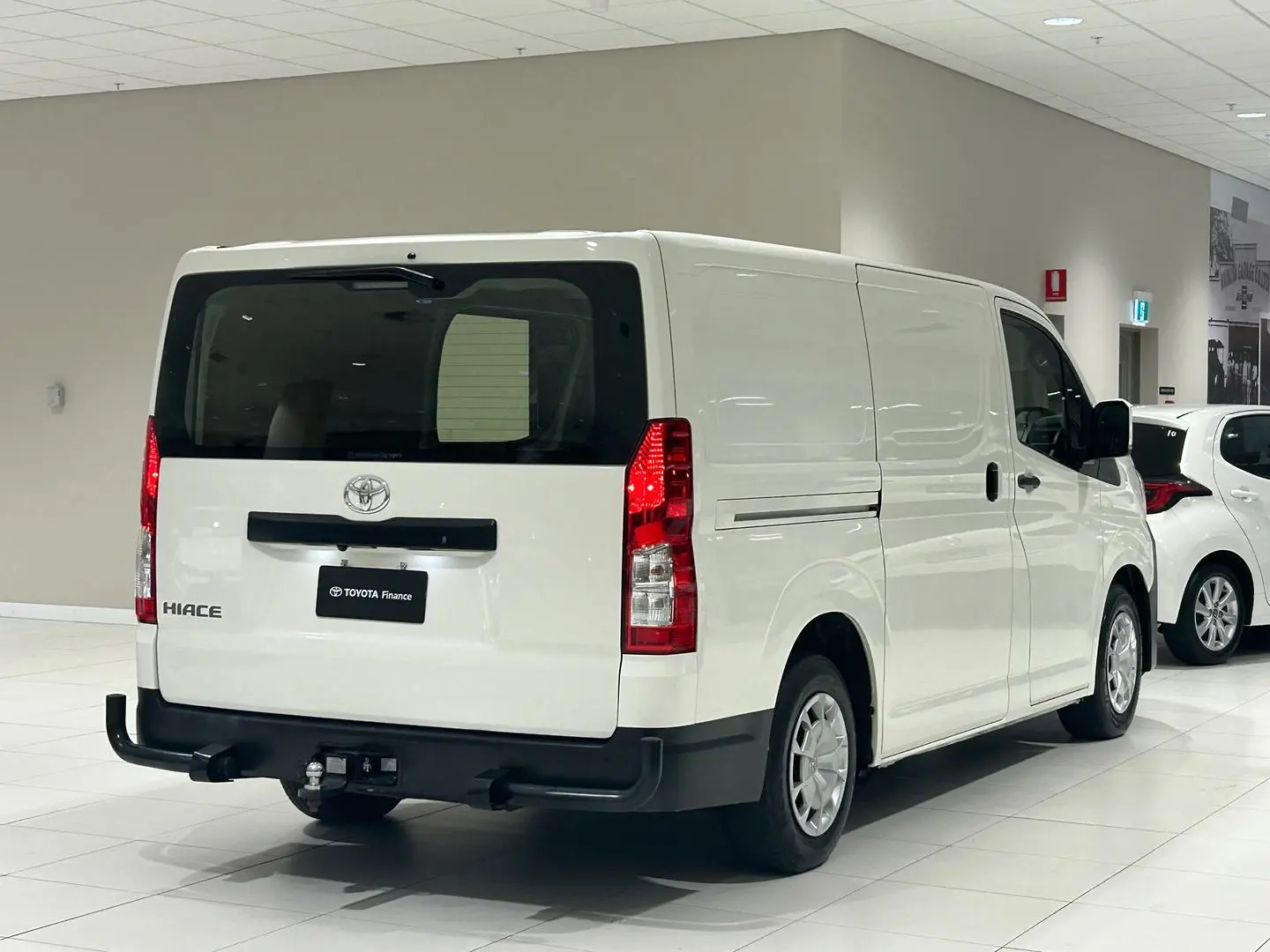 2022 Toyota Hiace Gallery Image 10