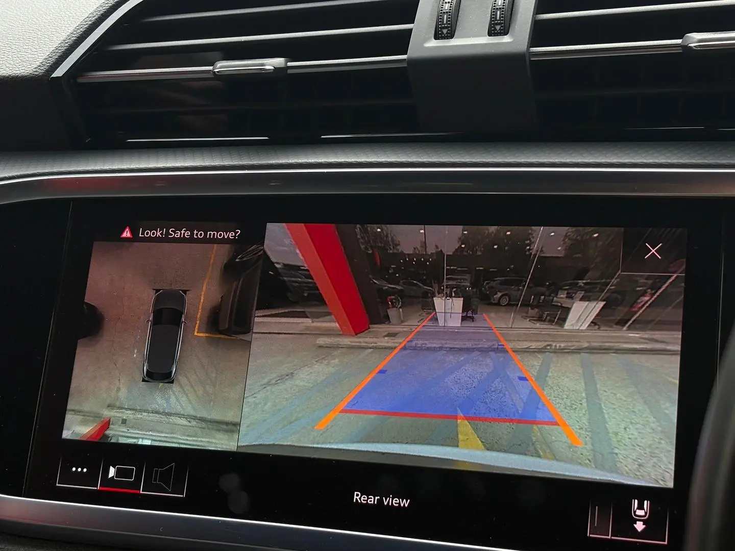 2020 Audi Q3 Gallery Image 15
